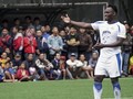 Patung Gelandang Persib Michael Essien Jadi Bahan Tertawaan