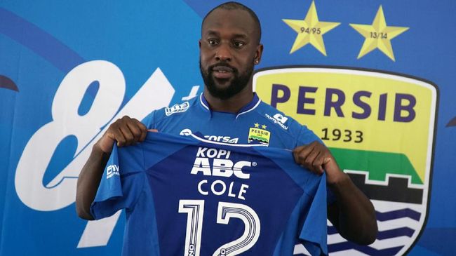 Bos Persib Berharap Essien-Cole Hadirkan Gelar