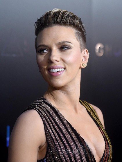 Hot Mama! Seksinya Scarlett Johansson di Premiere Ghost in the Shell Hot Mama! Seksinya Scarlett Johansson di Premiere Ghost in the Shell