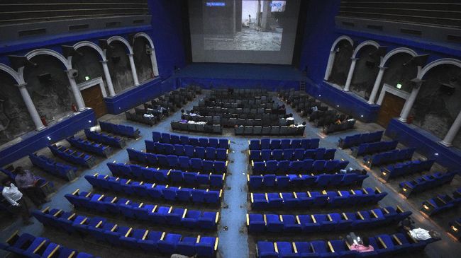 Durasi Film Panjang, Menonton di India Ada Jeda untuk Makan