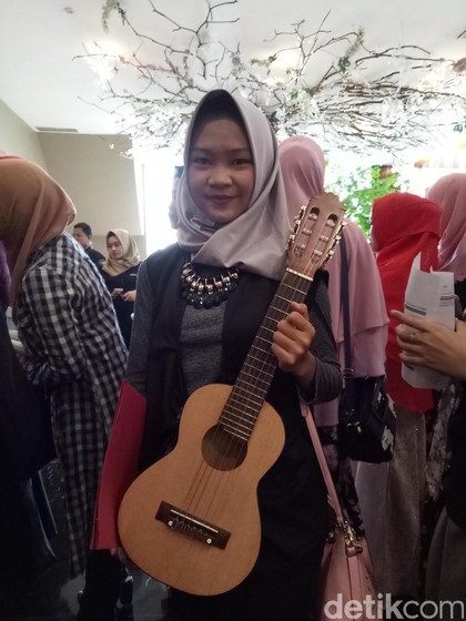 Main Gitarlele Jadi Cara Siti Pikat Juri di Sunsilk Hijab 