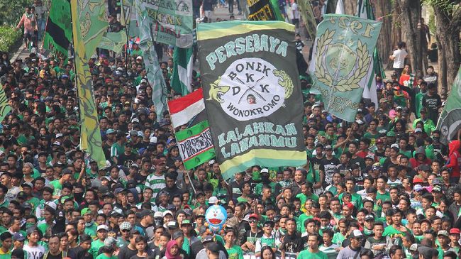 Bonek Sesalkan Gubernur Jatim Sebut GBT Bau Sampah