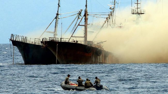 Menteri Edhy Akan Serahkan Kapal Pencuri Ikan ke Nelayan