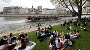 Lima Tahun Kompromi dengan 'Pardon' sampai Demo di Paris