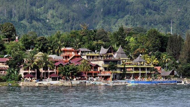 Wisata Halal Di Danau Toba Tak Batasi Kuliner Babi