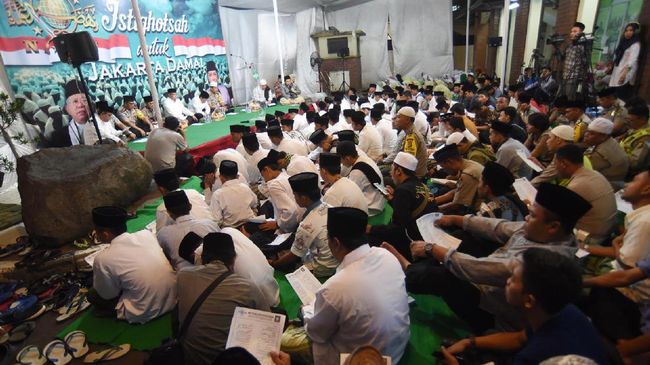 Tolak Hubungan Sesama Jenis, PBNU Hargai Putusan MK