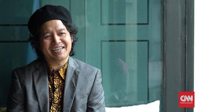 Andrea Hirata Bahasakan Matematika di Novel Guru Aini