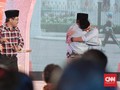 Ketika Tangis Sandiaga Membasahi Pundak Anies