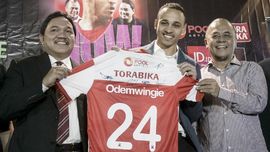 Debut Manis Peter Odemwingie Bersama Madura United