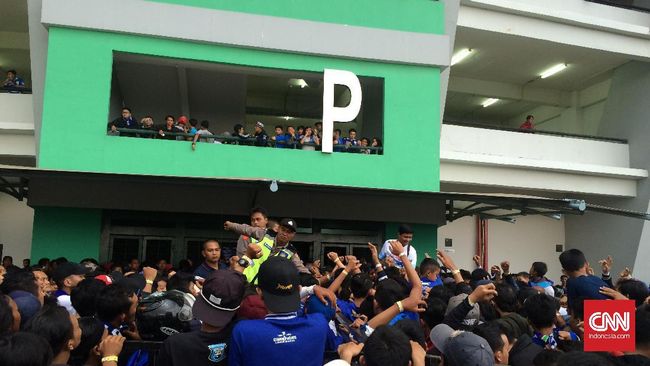 Terapkan Sistem Tiket Gelang, Panpel Persib Malah Kewalahan
