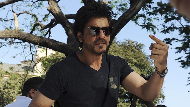 Shah Rukh Khan Beri Kado Lebaran untuk Penggemar