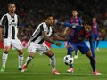 Dani Alves Bantah Pengaruhi Neymar Tinggalkan Barca