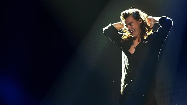 Harry Styles Rilis Album Debut dan Kisah tentang Taylor Swift