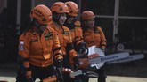 Rekan Berty, Putri menambahkan bahwa menjadi beban tersendiri jika tidak menemukan korban dalam sebuah operasi penyelamatan, seperti bekerja namun tidak membuahkan hasil. (ANTARA FOTO/Zabur Karuru).