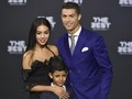 Keponakan Kekasih Ronaldo Sulit Dapat Tanda Tangan CR7