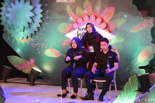 Hipnotis Kru di Audisi Sunsilk Hijab Hunt, Hijabers Ini Buat Juri Speechless Hipnotis Kru di Audisi Sunsilk Hijab Hunt, Hijabers Ini Buat Juri Speechless