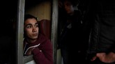 Sementara, Habib, 22, dan teman-temannya dari Aljazair, kembali ke Thessaloniki karena mereka tertangkap petugas di Macedonia karena tidak memiliki dokumen lengkap.