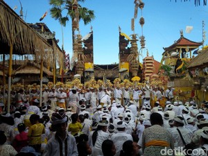 Pengertian dan Contoh Stratifikasi Sosial Berdasarkan Sifatnya