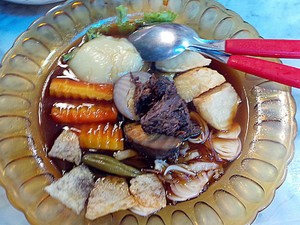 5+ Tempat Makan Selat di Solo, Sajian Khas yang Tak Boleh Terlewatkan