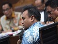 KPK Sita Dokumen Usai Geledah Rumah Keponakan Setnov
