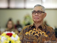 Try Sutrisno, Tentara Zeni yang Jadi Ajudan Presiden Lalu Wapres RI