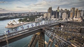 Sensasi Lutut Gemetar di Sydney Harbour Bridge