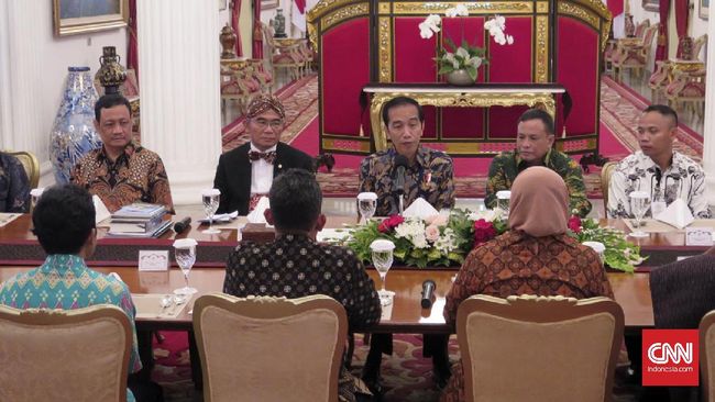 Jokowi Gratiskan Biaya Kirim Buku ke Daerah