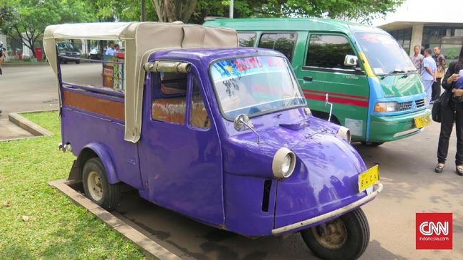 Perpustakaan Motor dan Bemo Sambangi Istana saat Hardiknas