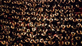 Nenek 101 Tahun Akhirnya Terima Ijazah Setelah Lulus 83 Tahun