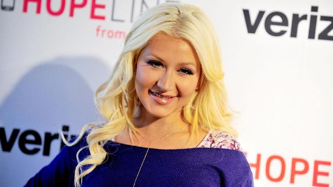Christina Aguilera Kembali Bawa Reflection untuk Film Mulan - CNN Indonesia