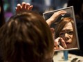 Eyeliner Cap Jempol, Tren Baru Rias Mata