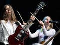 Tolak Seksisme, Este 'Haim' Muak dengan Meme Wajah Bass