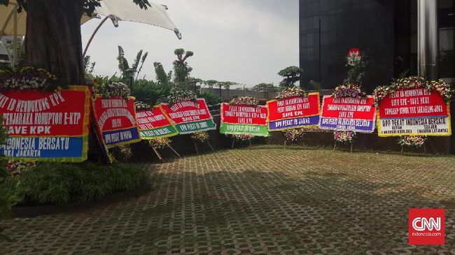 Karangan Bunga 'Mampir' ke Gedung KPK
