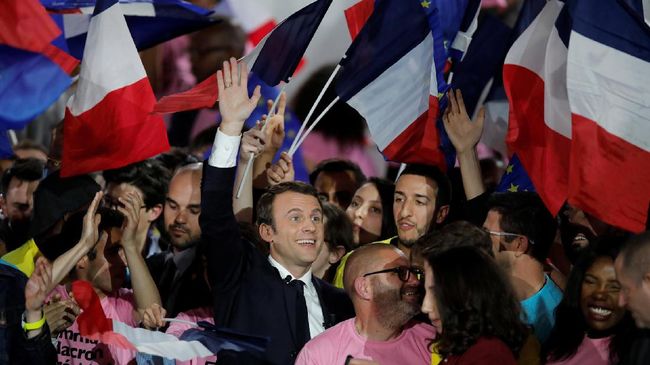emmanuel macron adalah macron saatnya rakyat perancis perlu perubahan emmanuel macron adalah macron saatnya rakyat perancis perlu perubahan