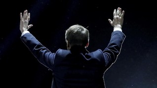 Macron: Bocah Kemarin Sore yang Jadi Presiden