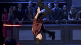 Salah satu bentuk keseruan acara MTV Movie & TV Awards tadi malam adalah ketika aktor Tom Holland salto di udara saat ikut tampil dalam ajang tersebut. (Kevork Djansezian/Getty Images/AFP)