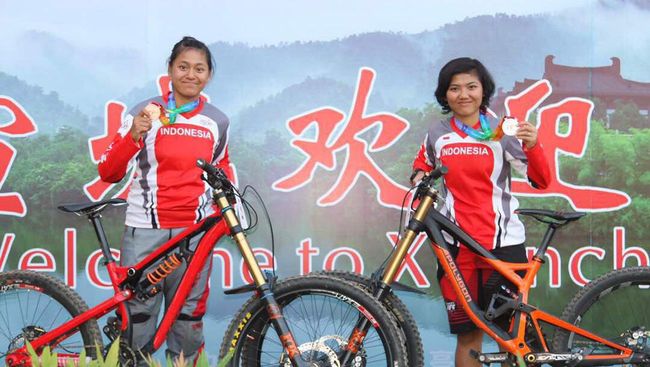Dua Pebalap Sepeda Putri Indonesia Naik Podium di China