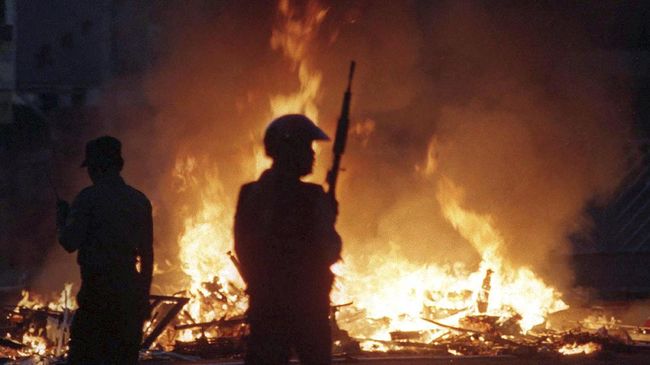 Mengingat Provokator Mei 1998: Berbadan Tegap, Berambut Cepak