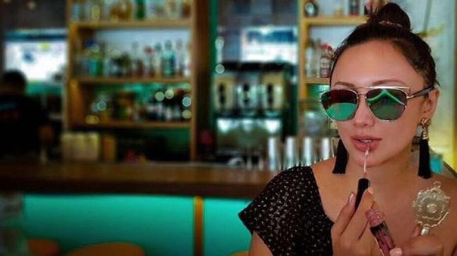 Empat 'Must-Have' Fesyen Tata, Mantan Istri Tommy Soeharto