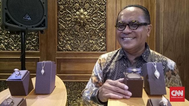 Samuel Wattimena dan Perhiasan Etnik 'Nakal' Pertamanya