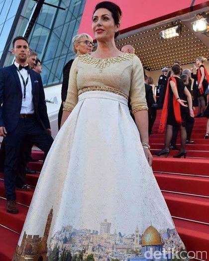 Menteri Israel Pakai Gaun Bergambar Jerusalem di Cannes Jadi Kontroversi Menteri Israel Pakai Gaun Bergambar Jerusalem di Cannes Jadi Kontroversi