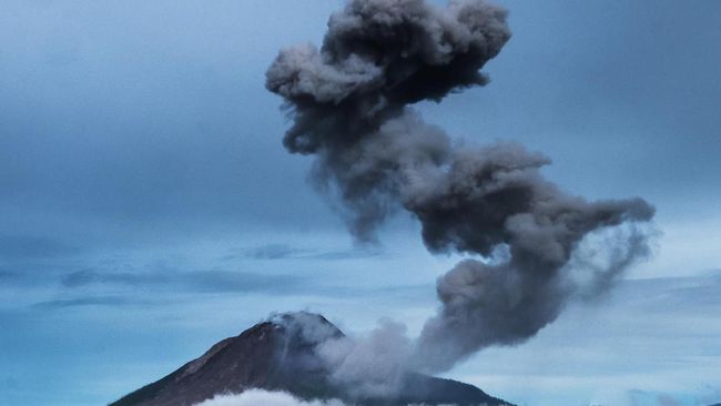 Status Gunung Taal di Filipina Naik, Radius Evakuasi 14 Km