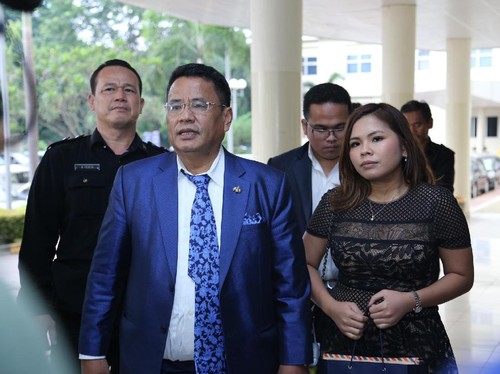Viral Nasihat Pengacara Hotman Paris untuk Wanita yang Ingin Bercerai Viral Nasihat Pengacara Hotman Paris untuk Wanita yang Ingin Bercerai