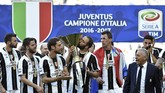 Gonzalo Higuain jadi pemain tersubur untuk Juventus di Serie A musim ini dengan torehan 24 gol. Namun Higuain sepertinya sulit mendapatkan sepatu emas karena ia masih tertinggal empat gol dari Edin Dzeko. (Reuters / Giorgio Perottino)
