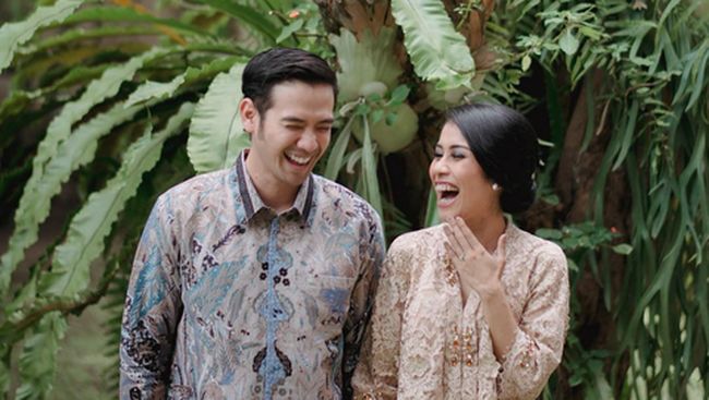 Inspirasi Kebaya Lamaran dari Raisa Hingga Acha Septriasa