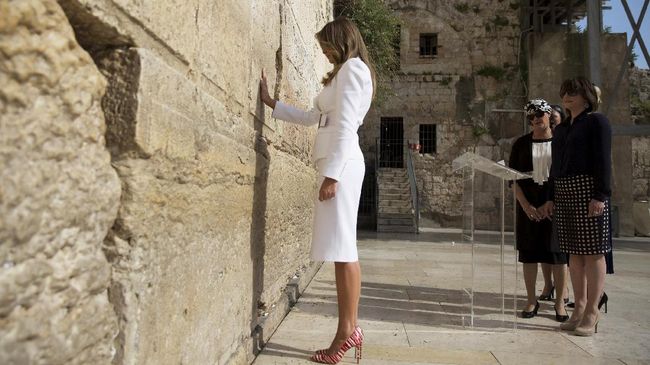 Melania Trump Tak Bisa Lepas dari Michael Kors