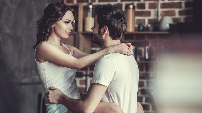 7 Trik 'Pompa' Gairah Seks Setelah Punya Anak