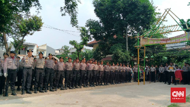 Polisi Kerahkan 15 Ribu Personel Jaga Demo Buruh