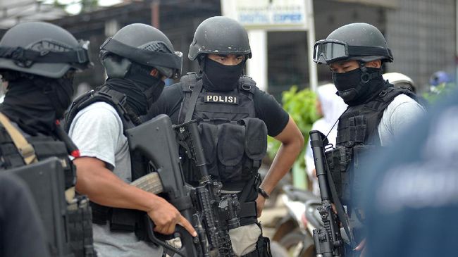 Densus 88 Tangkap Agen Pengirim Teroris ke Filipina