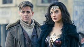Gal Gadot Jadi 'Suster' Wonder Woman di RS Anak